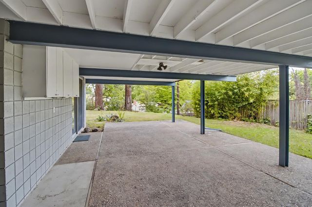 4640 Hillview Way, Sacramento, CA 95822