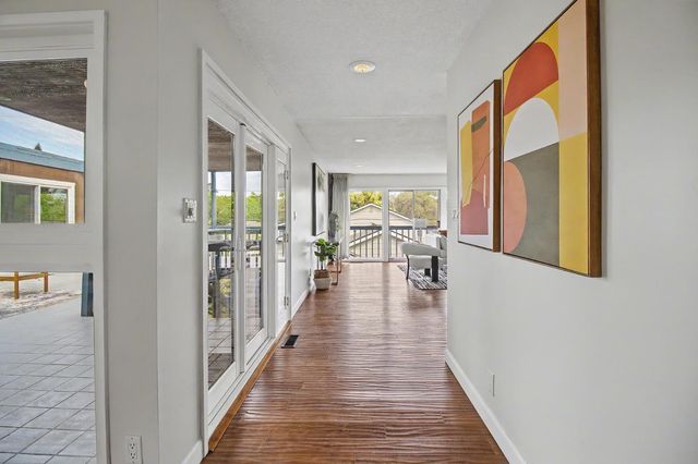 4640 Hillview Way, Sacramento, CA 95822