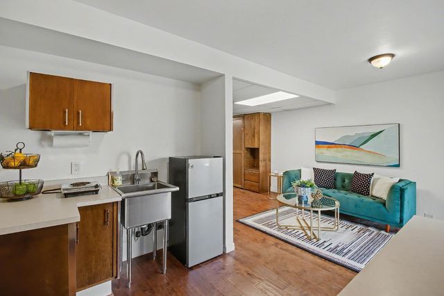 4640 Hillview Way, Sacramento, CA 95822