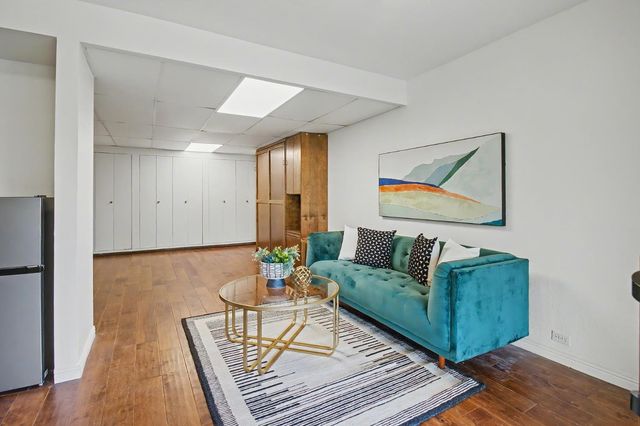 4640 Hillview Way, Sacramento, CA 95822