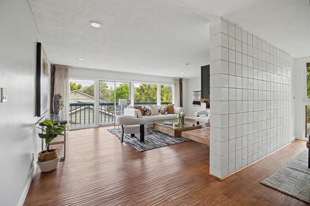 4640 Hillview Way, Sacramento, CA 95822