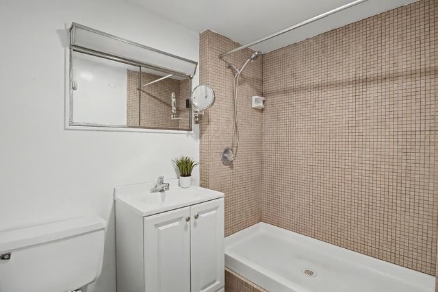 4640 Hillview Way, Sacramento, CA 95822