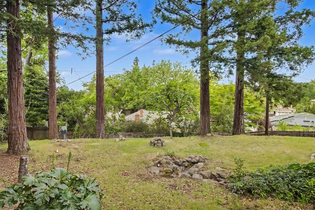 4640 Hillview Way, Sacramento, CA 95822