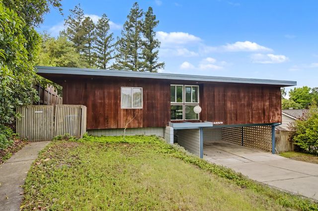 4640 Hillview Way, Sacramento, CA 95822