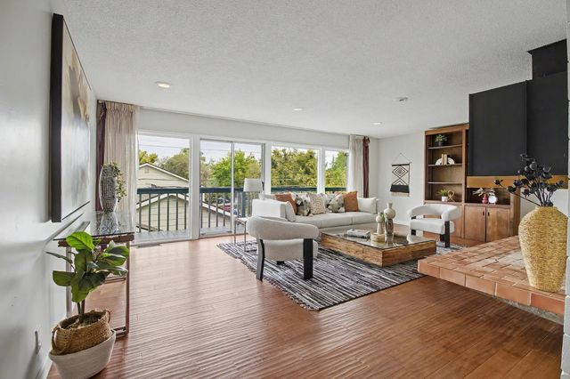 4640 Hillview Way, Sacramento, CA 95822