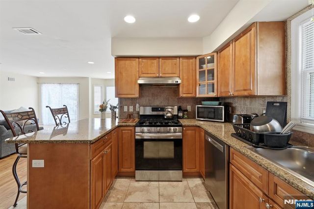 433 Linden, Elizabeth, NJ 07202