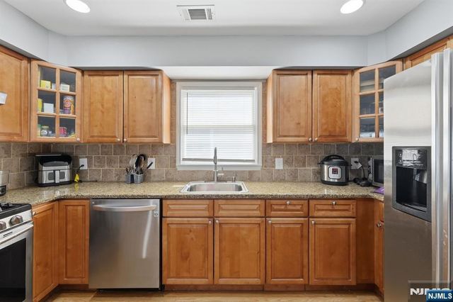 433 Linden, Elizabeth, NJ 07202