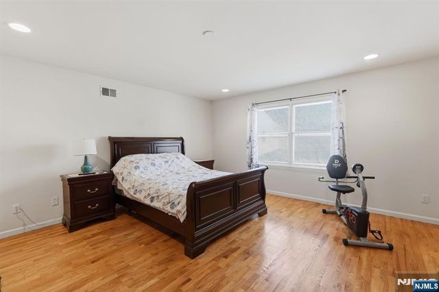 433 Linden, Elizabeth, NJ 07202