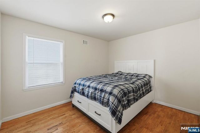 433 Linden, Elizabeth, NJ 07202
