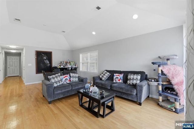 433 Linden, Elizabeth, NJ 07202