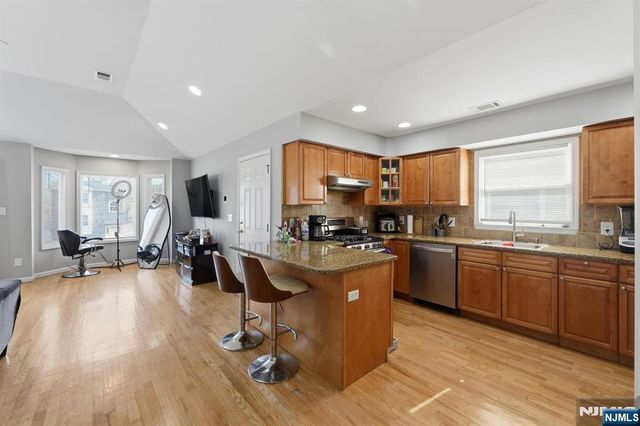 433 Linden, Elizabeth, NJ 07202