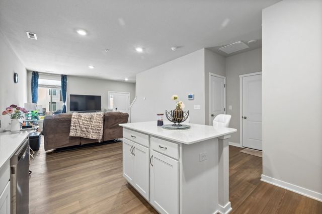9570 Crestview Drive, West Des Moines, IA 50266