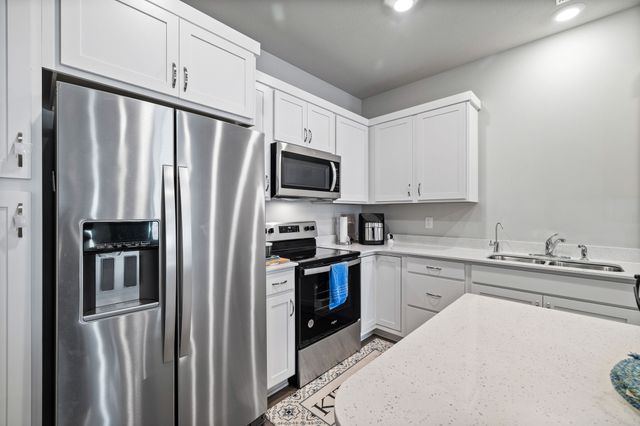 9570 Crestview Drive, West Des Moines, IA 50266