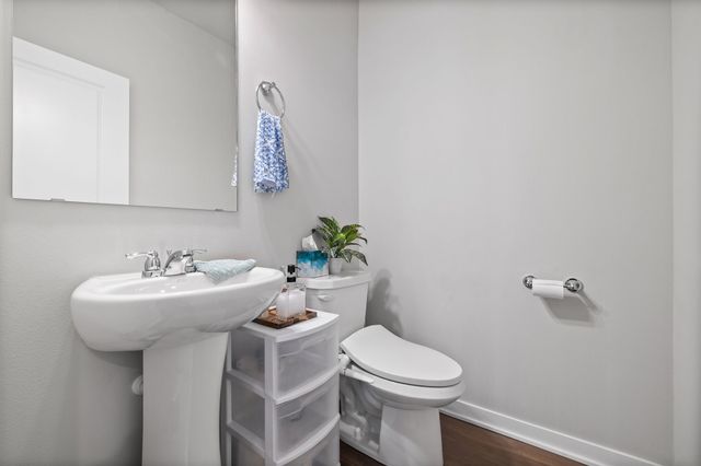 9570 Crestview Drive, West Des Moines, IA 50266