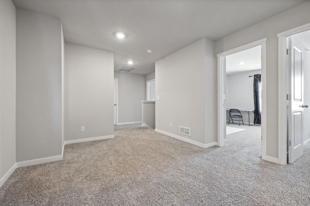 9570 Crestview Drive, West Des Moines, IA 50266
