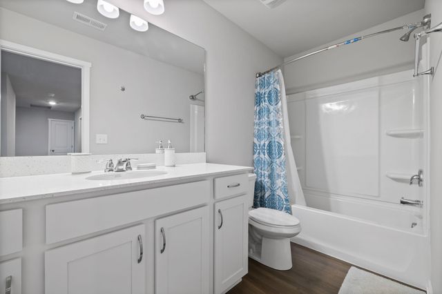 9570 Crestview Drive, West Des Moines, IA 50266