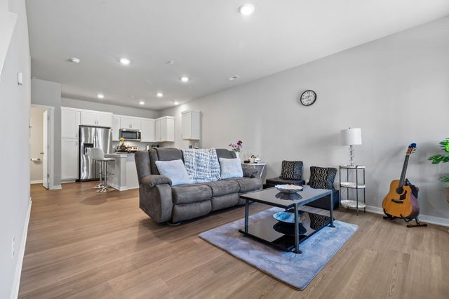 9570 Crestview Drive, West Des Moines, IA 50266