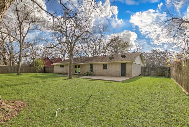 416 Southern Oaks Drive, Lake Jackson, TX 77566