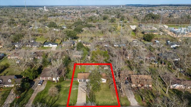 416 Southern Oaks Drive, Lake Jackson, TX 77566