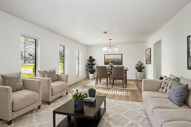 416 Southern Oaks Drive, Lake Jackson, TX 77566