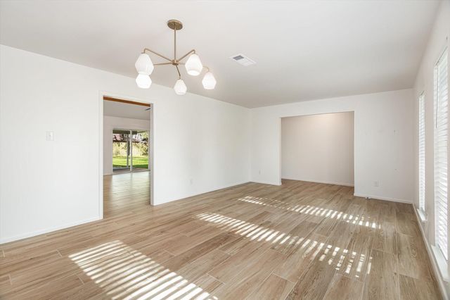 416 Southern Oaks Drive, Lake Jackson, TX 77566