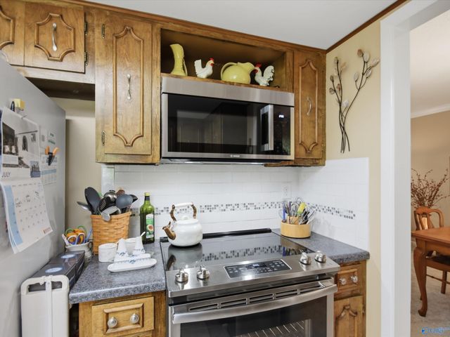 2102 Woodmore Drive SE, Huntsville, AL 35803