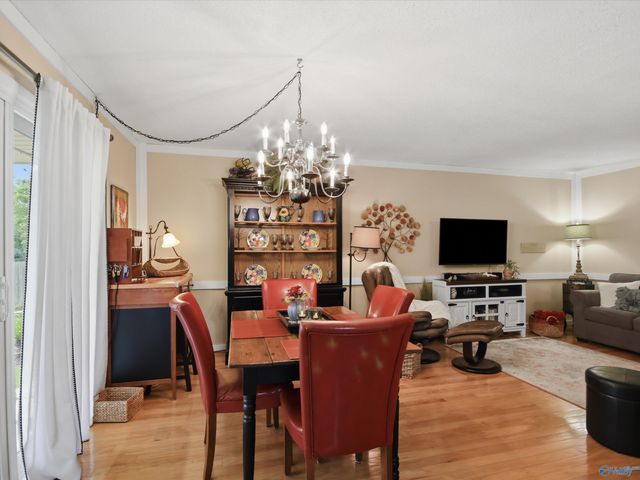 2102 Woodmore Drive SE, Huntsville, AL 35803