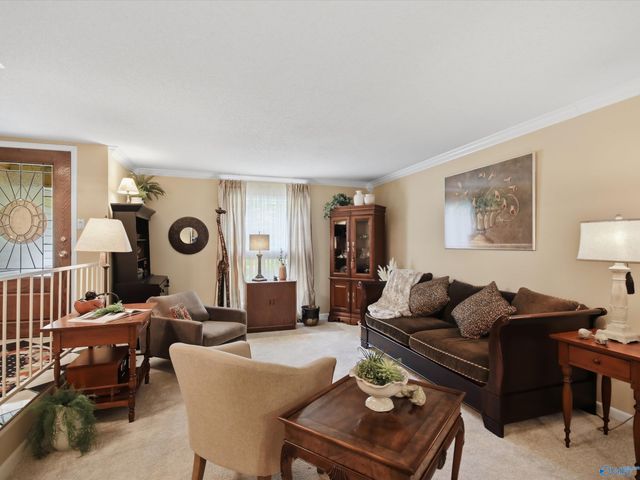 2102 Woodmore Drive SE, Huntsville, AL 35803