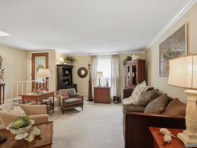2102 Woodmore Drive SE, Huntsville, AL 35803