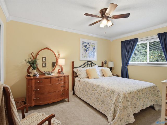 2102 Woodmore Drive SE, Huntsville, AL 35803