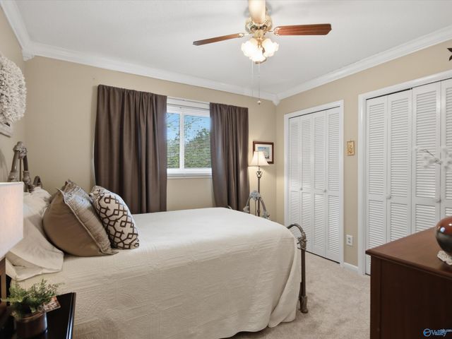 2102 Woodmore Drive SE, Huntsville, AL 35803