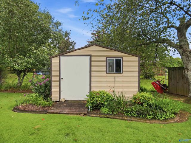 2102 Woodmore Drive SE, Huntsville, AL 35803