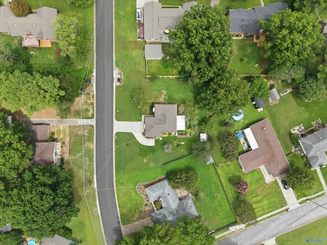 2102 Woodmore Drive SE, Huntsville, AL 35803