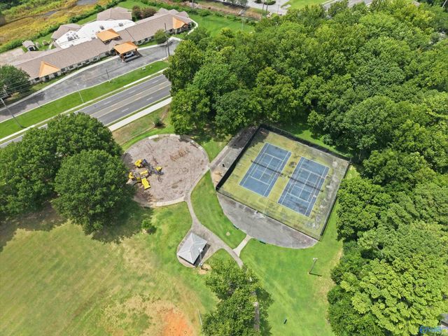 2102 Woodmore Drive SE, Huntsville, AL 35803