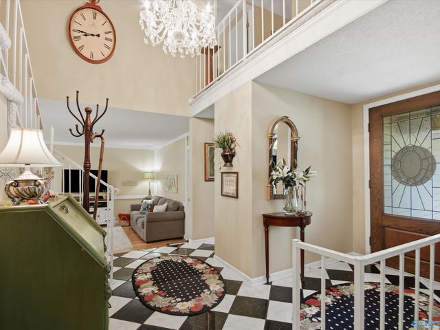 2102 Woodmore Drive SE, Huntsville, AL 35803