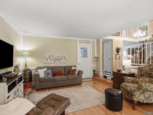 2102 Woodmore Drive SE, Huntsville, AL 35803