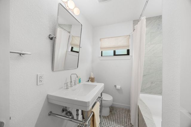 5704 Trailridge DR, Austin, TX 78731