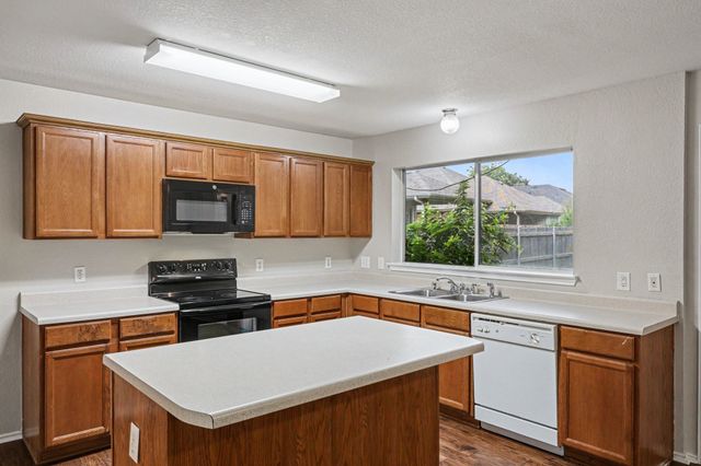 1612 Cardinal Way, Aubrey, TX 76227