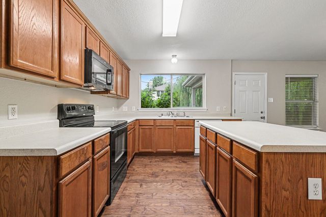 1612 Cardinal Way, Aubrey, TX 76227