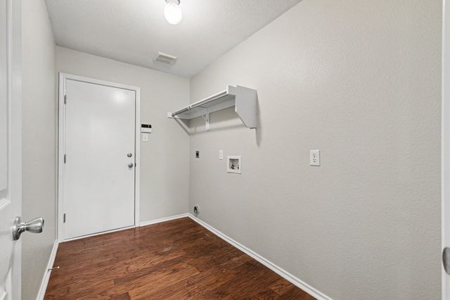 1612 Cardinal Way, Aubrey, TX 76227