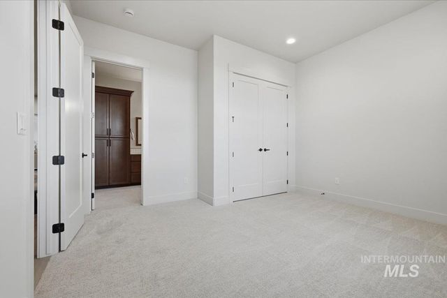 6970 E Chicken Hawk Loop, Nampa, ID 83686