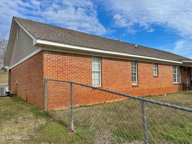 72 N Colby Lane, Columbus, MS 39702