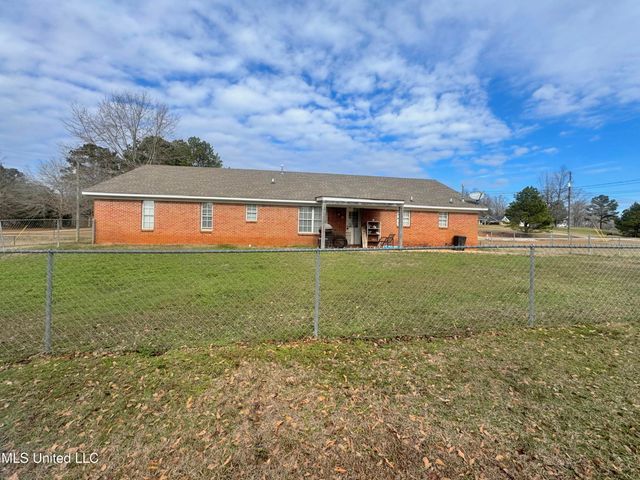 72 N Colby Lane, Columbus, MS 39702