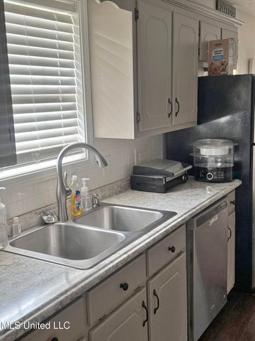 72 N Colby Lane, Columbus, MS 39702