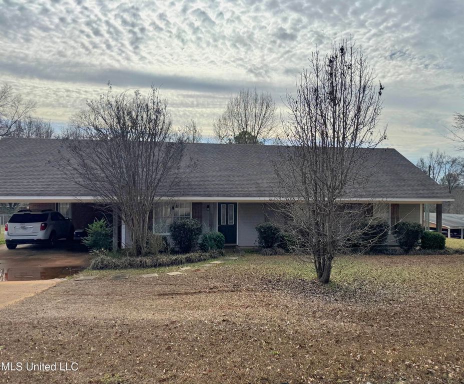 72 N Colby Lane, Columbus, MS 39702