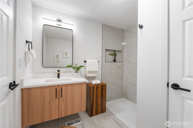 18911 29th Avenue E, Tacoma, WA 98445