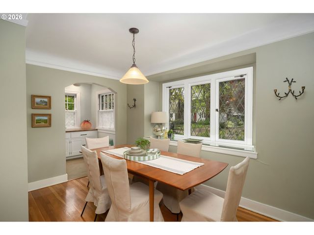 3705 Ne SHAVER St, Portland, OR 97212