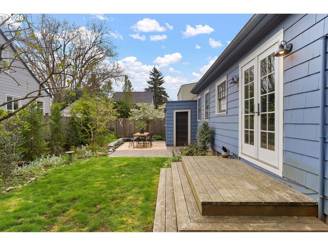 3705 Ne SHAVER St, Portland, OR 97212