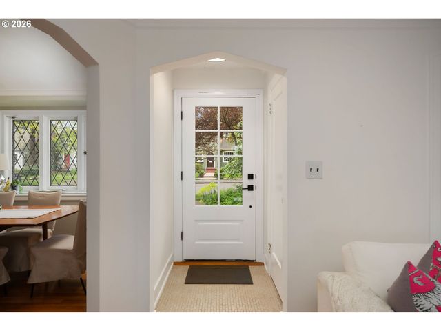 3705 Ne SHAVER St, Portland, OR 97212