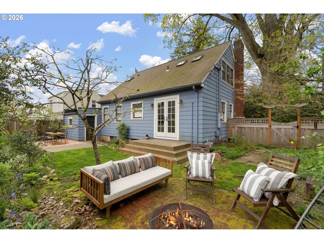 3705 Ne SHAVER St, Portland, OR 97212